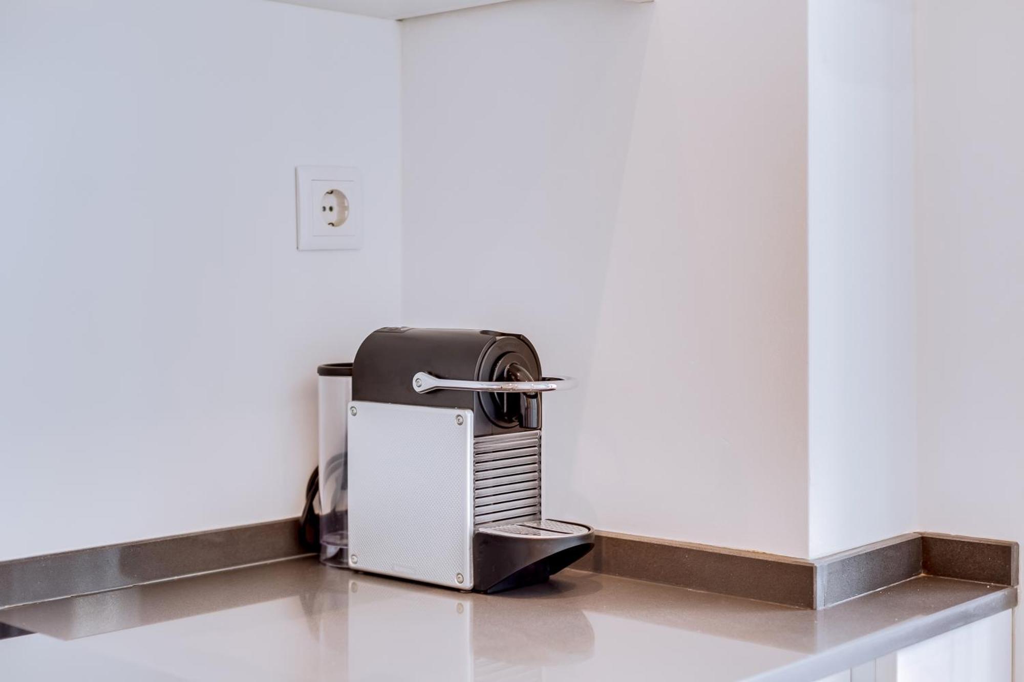 Al - Apartamento Egas Moniz クアルテイラ エクステリア 写真